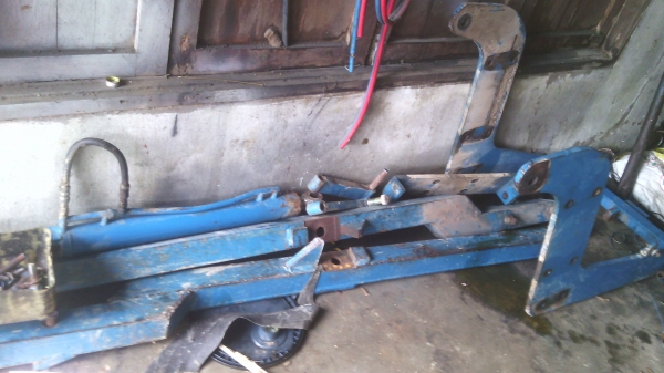 ขายชุดดันหน้าของไคเฮงหลีสำหรับรถไถFORDรุ่น6600  5500