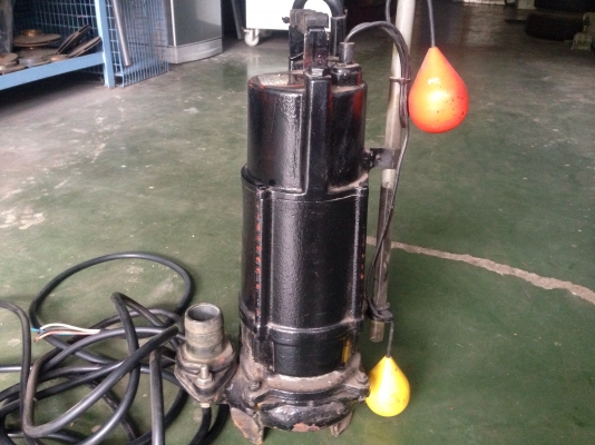 ขายไดโว่ Ebara 2HP. 380V ขนาด 1.5นิ้ว มีลูกลอยในตัว สภาพสวย พร้อมใช้งาน