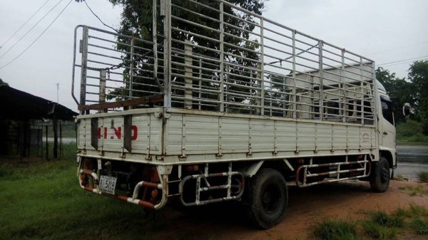 ขายรถ6ล้อ HINO MEGA ปี53 เครื่องJO5C ยาว5.50เมตร เครื่องดีแคชซีสวย ยางดี ภายในสวย แอร์เย็น สภาพพร้อมใช้งาน เอกสารพร้อมโอน สนใจโทร 090-8588220คุณนะ 093-3258446คุณบิว หรือเข้าดูสินค้าอื่นๆได้ที่ www.truck.in.th/498 หรือเพจFacebook ณรงค์ ซื้อขายรถมือสอง (เว็