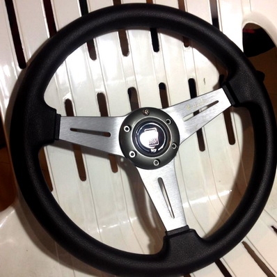 (ของใหม่)พวงมาลัยแต่งสีเงิน 3 ก้าน มีหลายสี รายละเอียดด้านในครับ ตจวส่งได้ครับ