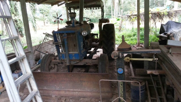 ขายรถไถเพลาเดียว FORD 6600 เครื่อง T5 สวยเดิมเก่าเก็บ สนใจโทร 081-970-1072