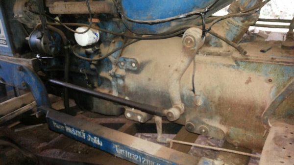 ขายรถไถเพลาเดียว FORD 6600 เครื่อง T5 สวยเดิมเก่าเก็บ สนใจโทร 081-970-1072