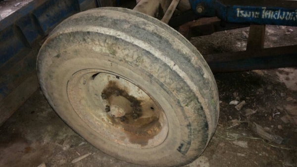 ขายรถไถเพลาเดียว FORD 6600 เครื่อง T5 สวยเดิมเก่าเก็บ สนใจโทร 081-970-1072