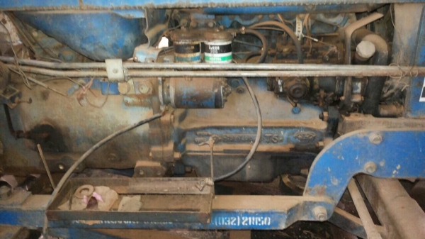 ขายรถไถเพลาเดียว FORD 6600 เครื่อง T5 สวยเดิมเก่าเก็บ สนใจโทร 081-970-1072