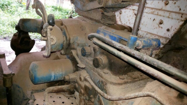 ขายรถไถเพลาเดียว FORD 6600 เครื่อง T5 สวยเดิมเก่าเก็บ สนใจโทร 081-970-1072