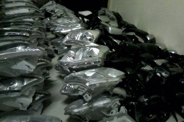 ขายอะไหล่รถ ไฟ กระจังหน้า หลัง อื่นๆอีกมากมาย ของแท้ ราคาถูกจากโรงงาน ขายอะไหล่รถ ไฟ กระจังหน้า หลัง อื่นๆอีกมากมาย ของแท้ ราคาถูกจากโรงงาน