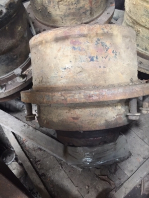 ขายตัวเดินรถขุดPC120-2-3..หรือใส่รุ่นอื่นก็ได้...มี3ลูก..สภาพดีพร้อมใช้