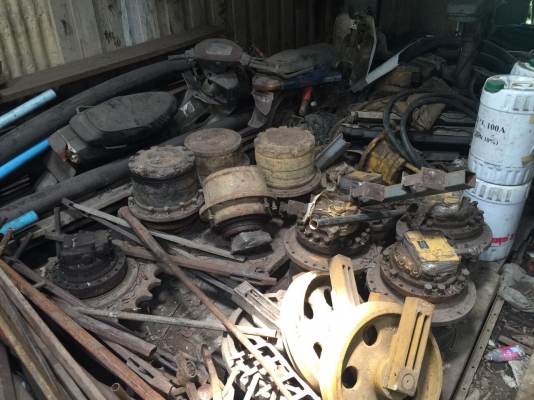 ขายตัวเดินรถขุดPC120-2-3..หรือใส่รุ่นอื่นก็ได้...มี3ลูก..สภาพดีพร้อมใช้