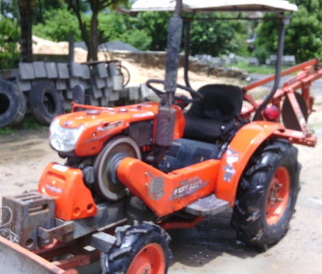 ขายรถไถคูโบต้า 14 แรง พร้อมอุปกรณ์ 4 อย่าง ดันหน้า หาง 3 ล้อเหล็ก คราด