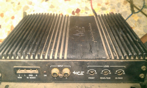 ขายแอมป์ติดรถยนต์ของusaกับitaly