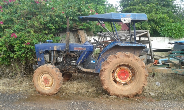 ขายรถไถอิซึกิ 40 แรง สองเพลง พร้อมรถลากเทรนเลอร์ ราคาไม่แพง