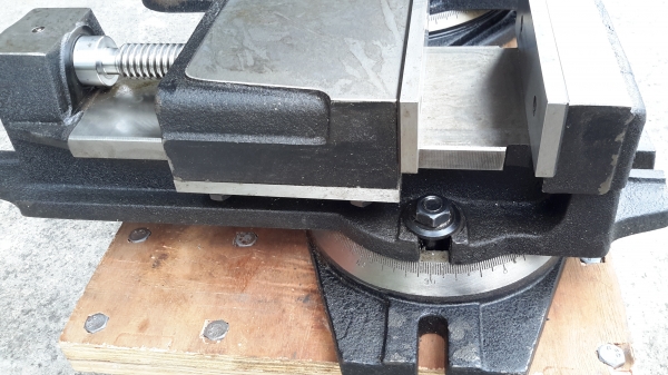 ขายปากกามิลลิ่งปรับองศาขนาด 6 นิ้วของใหม่ครับ ขายปากกามิลลิ่งปรับองศาขนาด 6 นิ้วของใหม่ครับ