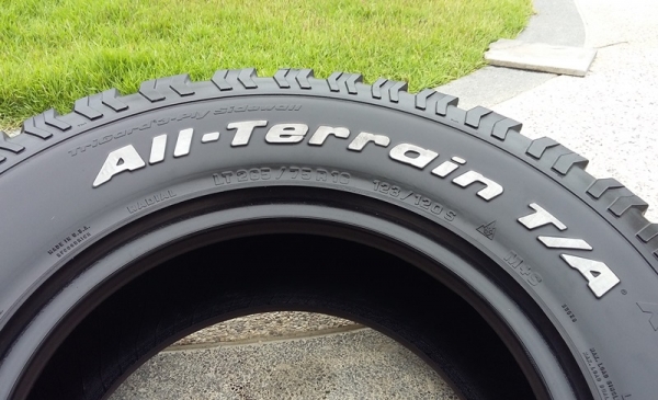 ยาง,265-75-16 BF Goodrich All-Terrain ปี11ดอกหนาๆ ชุดละ 12,500 ยาง,265-75-16 BF Goodrich All-Terrain ปี11ดอกหนาๆ ชุดละ 12,500