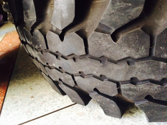 ขายยางตะขาบมี3เส้นครับ35/12.5/15เอาไว้ทำอะไหล่