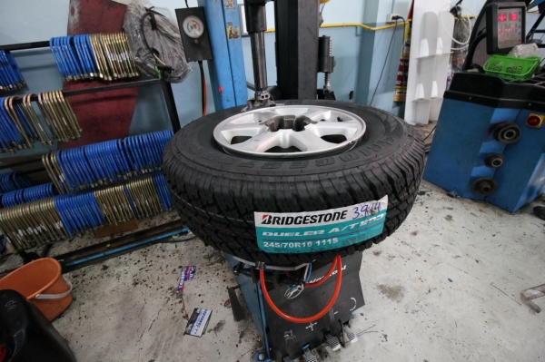ขายยาง BRIDGESTONE A/T 693 245/70R16