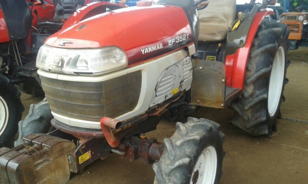 ขายครับรถไถยันม้า35แรงสองเพลา ราคา150000บาท  รถสวยมากเดิมๆมีผาน5หนึ่งอันอยู่ วังบัว อ คลองขลุง จ กำแพงเพชรสนใจโทร 0813655997 อำพรพาเจริญราคาคุยกันได้อีกนะครัย