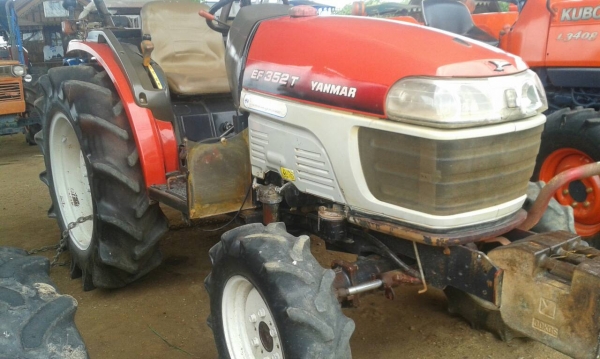 ขายครับรถไถยันม้า35แรงสองเพลา ราคา150000บาท  รถสวยมากเดิมๆมีผาน5หนึ่งอันอยู่ วังบัว อ คลองขลุง จ กำแพงเพชรสนใจโทร 0813655997 อำพรพาเจริญราคาคุยกันได้อีกนะครัย