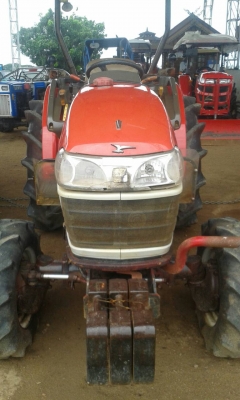 ขายครับรถไถยันม้า35แรงสองเพลา ราคา150000บาท  รถสวยมากเดิมๆมีผาน5หนึ่งอันอยู่ วังบัว อ คลองขลุง จ กำแพงเพชรสนใจโทร 0813655997 อำพรพาเจริญราคาคุยกันได้อีกนะครัย