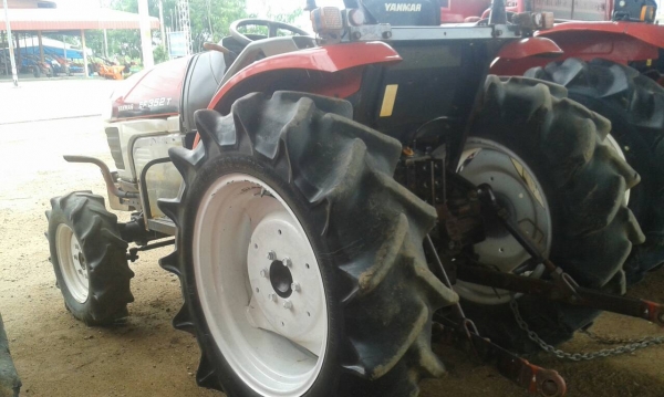 ขายครับรถไถยันม้า35แรงสองเพลา ราคา150000บาท  รถสวยมากเดิมๆมีผาน5หนึ่งอันอยู่ วังบัว อ คลองขลุง จ กำแพงเพชรสนใจโทร 0813655997 อำพรพาเจริญราคาคุยกันได้อีกนะครัย