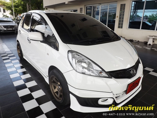 HONDA JAZZ 1.5V iVTEC ปี 2011 HONDA JAZZ 1.5V iVTEC ปี 2011
