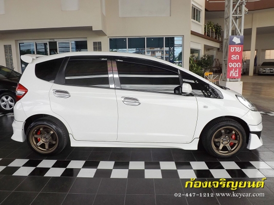 HONDA JAZZ 1.5V iVTEC ปี 2011 HONDA JAZZ 1.5V iVTEC ปี 2011