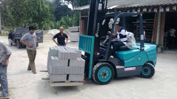 ขาย รถยก Forklift Feeler ใหม่ Diesel 2.5 Ton เครื่องยนต์ Isuzu แบรนด์ไต้หวัน ขายดีในยุโรป ให้คุณได้มากกว่า ทุกความคุ้มค่า ขาย รถยก Forklift Feeler ใหม่ Diesel 2.5 Ton เครื่องยนต์ Isuzu แบรนด์ไต้หวัน ขายดีในยุโรป ให้คุณได้มากกว่า ทุกความคุ้มค่า