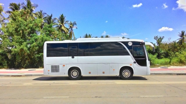 ขายรถบัส 28 ที่นั่ง สภาพใหม่ มือเดียว ขายรถบัส 28 ที่นั่ง สภาพใหม่ มือเดียว