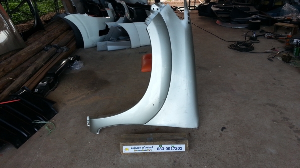 แก้มบังโคลนหน้าซ้าย วีโก้แช้มป์ และคิ้วล้อ ของแท้มือสอง