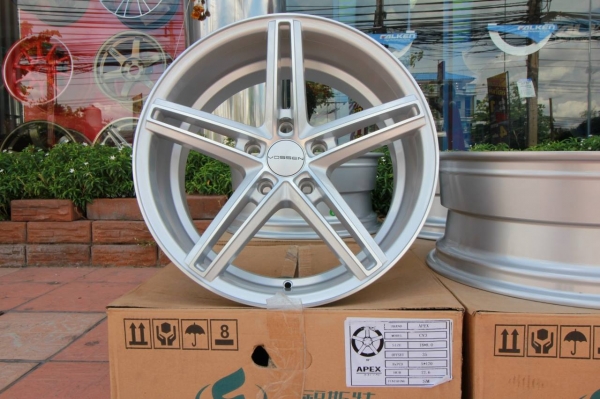 ขายล้อ VOSSEN CV5 ขอบ18X8 วงละ 5,500 บาท