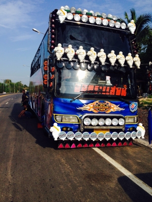 ขายรถบัส950000หรือแลกเปลี่ยนรถแอร์8ล้อ