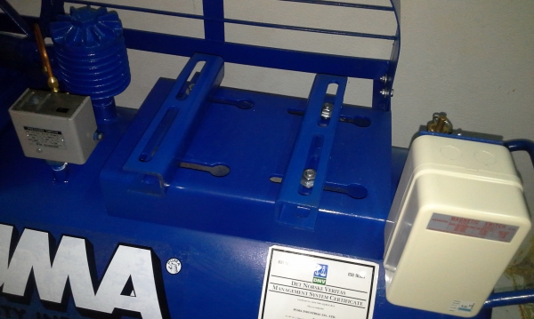 ขายปั๊มลมPUMA 5HP พร้อมถัง 260ลิตร ติดเมกเนตริก 380V ขายปั๊มลมPUMA 5HP พร้อมถัง 260ลิตร ติดเมกเนตริก 380V