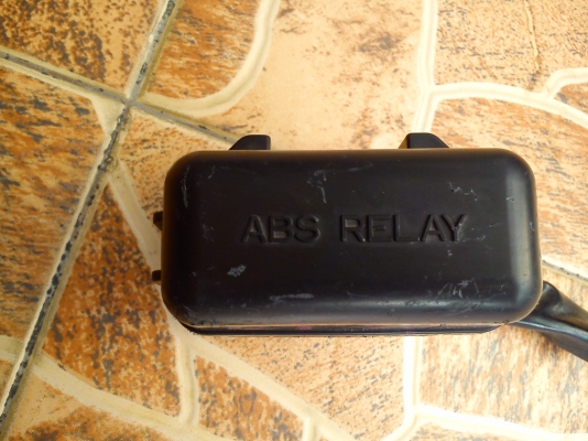 กล่อง RELAY ของรถ TOYOTA CALDINA GT ST215 กล่อง RELAY ของรถ TOYOTA CALDINA GT ST215