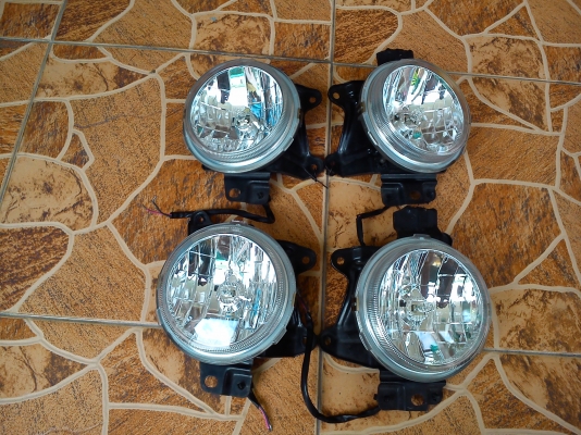 ไฟตัดหมอกทรงกลมหน้าเลนส์กระจก ยี้ห้อ Koito Japan