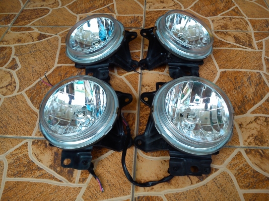 ไฟตัดหมอกทรงกลมหน้าเลนส์กระจก ยี้ห้อ Koito Japan