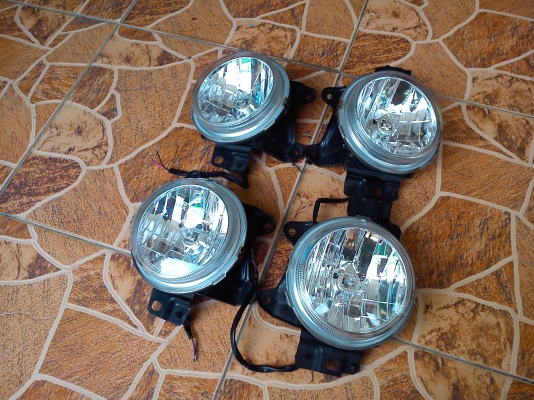 ไฟตัดหมอกทรงกลมหน้าเลนส์กระจก ยี้ห้อ Koito Japan