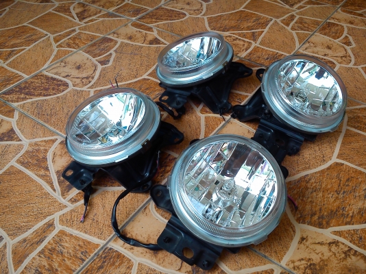 ไฟตัดหมอกทรงกลมหน้าเลนส์กระจก ยี้ห้อ Koito Japan