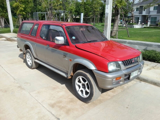 Misubishi Strada ปี02 ครับ ตัวสูง แอร์หนาว วาง 1 JZ เกียร์ออโต้  ติดแก๊สเรีนบร้อย ก.ไฟฟ้าทั้งคัน แม็ก18 RG2 ซิ่ง เครื่องเสียงครบ เบาะหุ้ม ViP  แม๊ก18 รถสวย บางเดิม ไห้พร้อมทะเบียนสวยๆ  รถบ้านเล่มบุคคล ราคาเงินสดเท่านั้น 109000 ดูรถกรุงเทพ สนใจโทร  รับบัตร