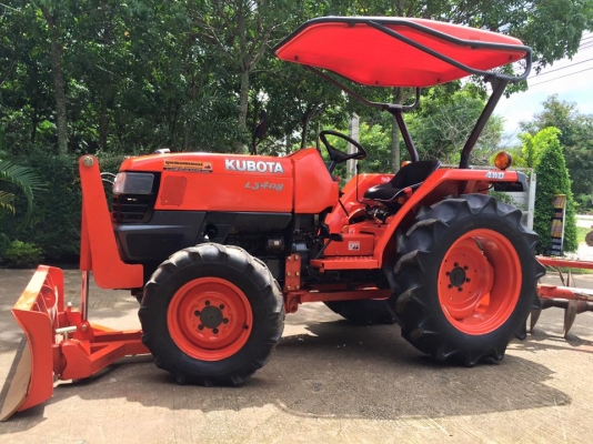 ขายรถไถKubota L3408 (4WD) พร้อมใบมีดหน้าใหม่และผานพรวนช้าง รถพร้อมใช้งาน ขายรถไถKubota L3408 (4WD) พร้อมใบมีดหน้าใหม่และผานพรวนช้าง รถพร้อมใช้งาน