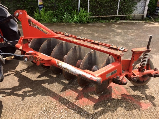 ขายรถไถKubota L3408 (4WD) พร้อมใบมีดหน้าใหม่และผานพรวนช้าง รถพร้อมใช้งาน
