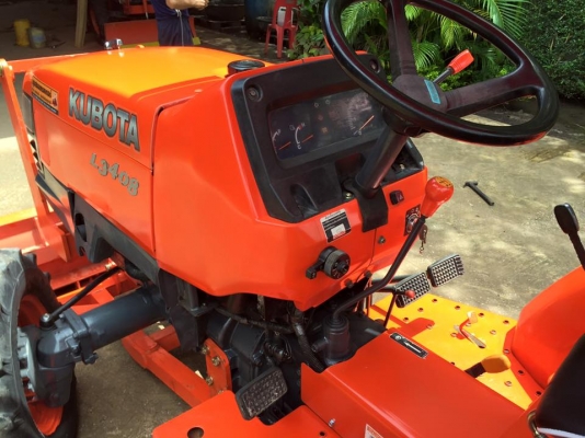 ขายรถไถKubota L3408 (4WD) พร้อมใบมีดหน้าใหม่และผานพรวนช้าง รถพร้อมใช้งาน