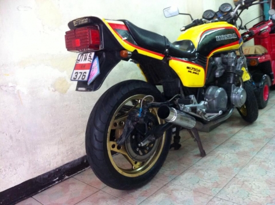 ขออนุญาติขาย HONDA CB750F จิ๊กโก๋เรโทรตัวจริง ทะเบียนตรงรุ่น พร้อมโอนให้ครบ