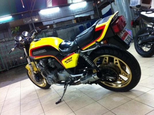 ขออนุญาติขาย HONDA CB750F จิ๊กโก๋เรโทรตัวจริง ทะเบียนตรงรุ่น พร้อมโอนให้ครบ