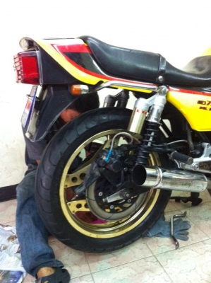 ขออนุญาติขาย HONDA CB750F จิ๊กโก๋เรโทรตัวจริง ทะเบียนตรงรุ่น พร้อมโอนให้ครบ