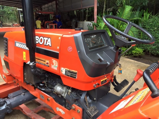 ขายรถไถ Kubota M5000 SU(4WD) พร้อมใบมีดและผานบุกเบิก รถสวย 1900 ชม. พร้อมใช้งาน