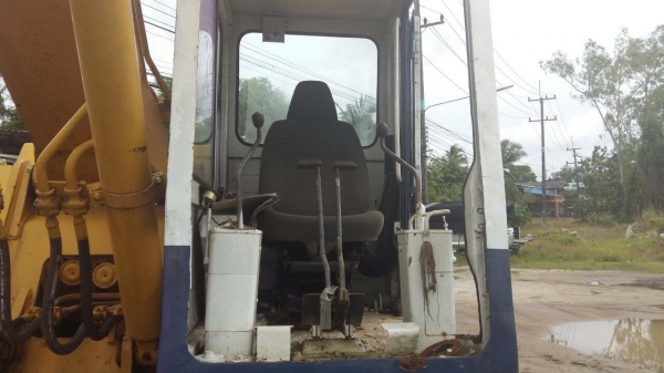 ขายรถแบคโฮ KOMATSU PC200-3 ราคา 420000