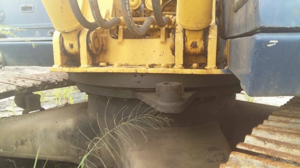 ขายรถแบคโฮ KOMATSU PC200-3 ราคา 420000