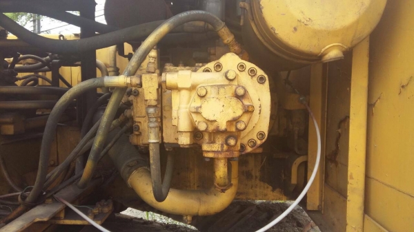 ขายรถแบคโฮ KOMATSU PC200-3 ราคา 420000