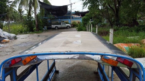 หลังคาแสตนเลส มีเบาะและผ้าใบ