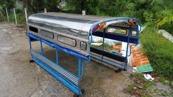 หลังคาแสตนเลส มีเบาะและผ้าใบ