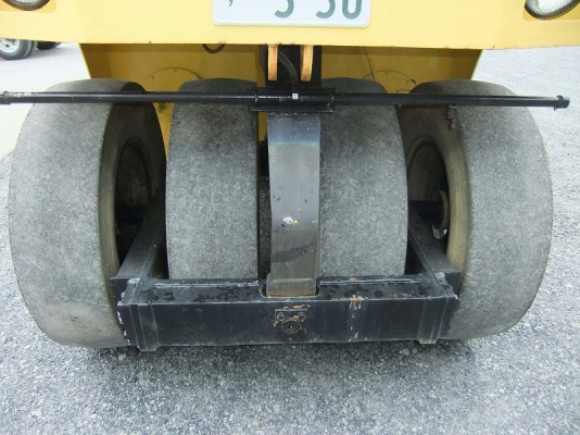 ขายรถบดล้อยาง SAKAI TS200 สนใจติดต่อหนึ่ง 061-4194021